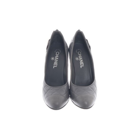 RARE CHANEL Pre-Fall 2008 Rare Grey Quilted Leather Pumps - Picture 2 of 6